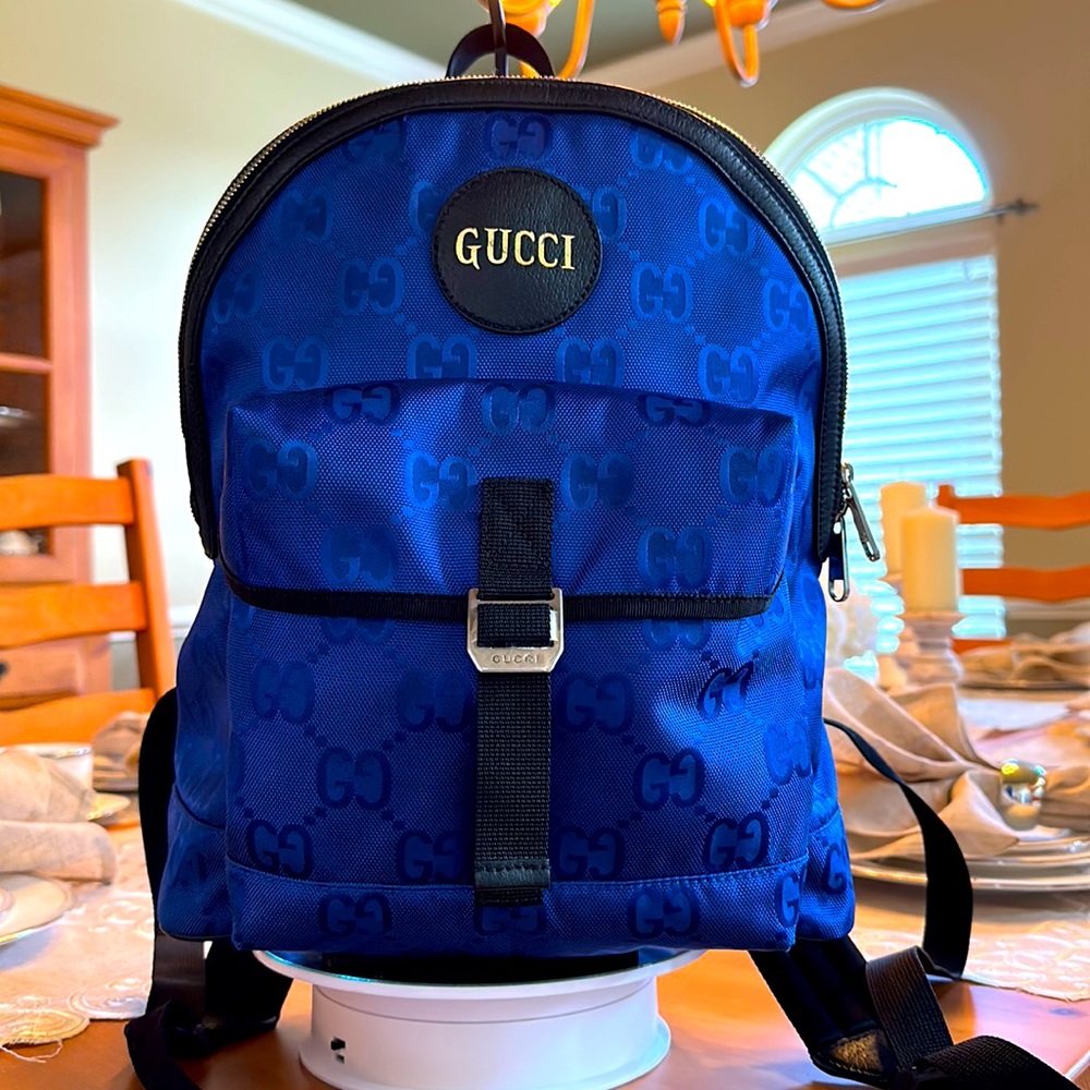GUCCI *RARE* GG “Off The Grid” AUTHENTIC!!! LIKE NEW!